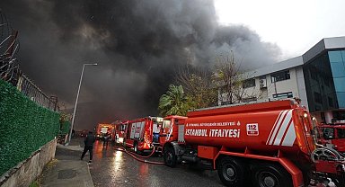 İstanbul Beylikdüzü'nde fabrika yangını