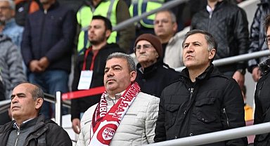 Karamanspor'a Başkan Yeşildaş'tan destek