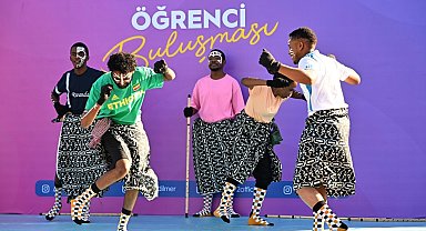 Kocaeli'de 'Uluslararası Öğrenci Buluşması'nda kültürler buluştu
