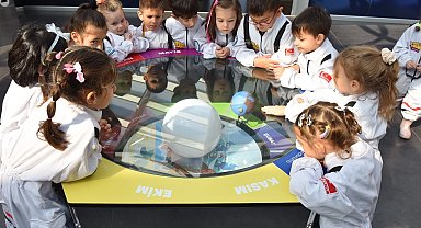 Minik astronotlar Bursa'da uzayı keşfediyor