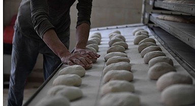 Osmangazi Belediyesi ekmeği sofralara ücretsiz ulaştırıyor
