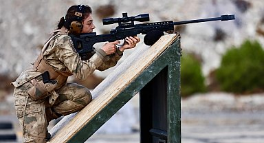 UIuslararası keskin nişancılar yeteneklerini İzmir'de sergiledi