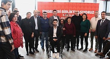 Bakan Aydın engelli bireylerle bir araya geldi