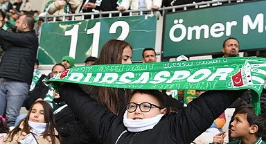 Başkan Aydın Osmangazili çocuklarla Bursaspor maçına gitti
