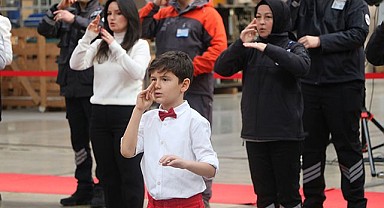 Büyükşehir’de hizmet artık bir işarete bakıyor