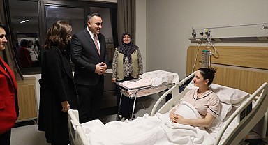 Büyükşehir’den yılın son ve ilk bebeklerine ziyaret