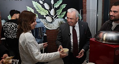 Finallere hazırlanan öğrencilere Başkan’dan çorba ikramı