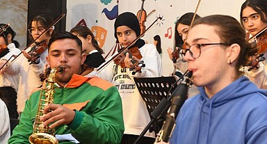 Gençlik Orkestrası ve Korosu’ndan öğrencilere tatil konseri
