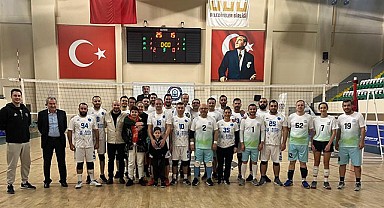 Nilüfer Belediyesi, Bursa Belediyeler Arası Voleybol Turnuvası’na zaferle başladı