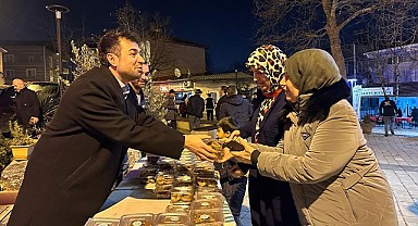 Nilüfer Belediyesi’nden kandil simidi ikramı