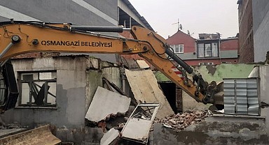 Osmangazi’de 100 metruk bina yıkıldı