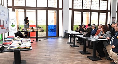 Şairler ve yazarlar kitaplarını Osmangazili gençler için bağışladı