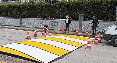 Okul önlerine ve caddelere hız kesici kasis