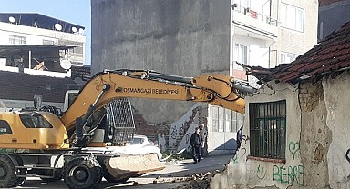 Osmangazi’de metruk bina temizliği