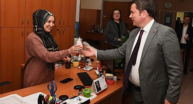 Başkan Aydın mesai arkadaşlarının Kadınlar Günü’nü kutladı