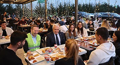 Başkan Şadi Özdemir gençlerle iftarda buluştu