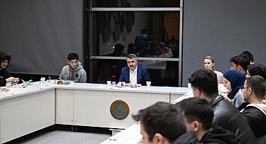 Başkan Yılmaz Sahurda Gençleri Ağırladı
