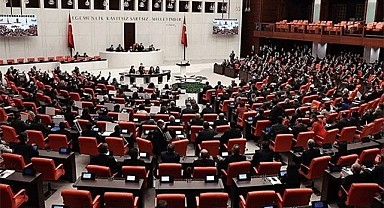 CHP'li Vekiller Komisyonu Protesto Etti