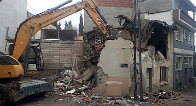 Osmangazililerin güvenliği için metruk binalar yıkılıyor