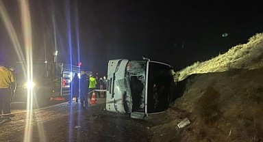 Otobüs Şarampole Devrildi !