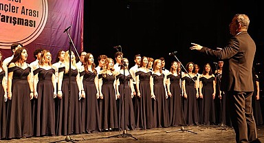 Liseli gençler müzik yeteneklerini sergiledi