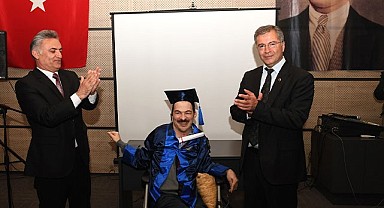 Okuma aşkı engel tanımadı