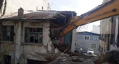 Osmangazi’de metruk binalar yıkılıyor