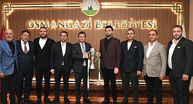 Şampiyonluk kupası Başkan Aydın’ın ellerinde