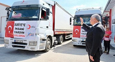 Adana Büyükşehir'den Suriye'ye 3 tırlık yardım