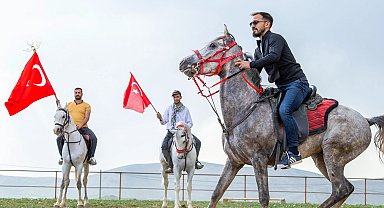 Anadolu Selçuklu Fotoğraf Derneği'nden atlı safari keyfi!