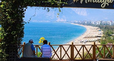 Antalya Konyaaltı Sahili yaza hazır!