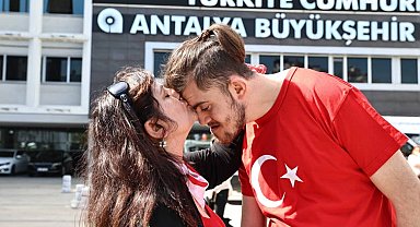 Antalya'da temsili askerlik yapacak engelli bireylere davullu-zurnalı uğurlama