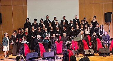 Bahçeşehirlilier efsane şarkıları seslendirdiler