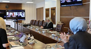 Bakan Göktaş'tan 'koruyucu aile' konulu bitirme projesine destek