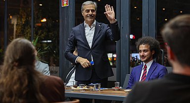 Başkan Alemdar Sakarya'da gençlerle buluştu