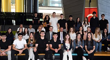 Başkan Aydın Robotik Eğitime destek veren gençlerle buluştu