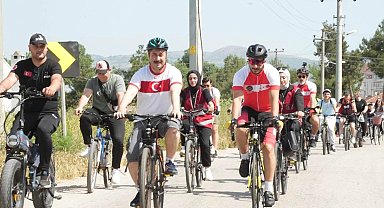 Bisiklet tutkunları Bursa Yenişehir'de doğa için pedalladı