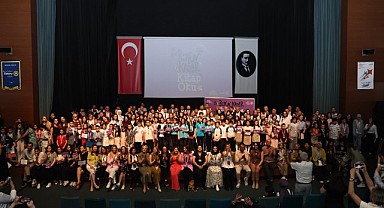 Boyları kadar kitap okudular, ödülleri kaptılar