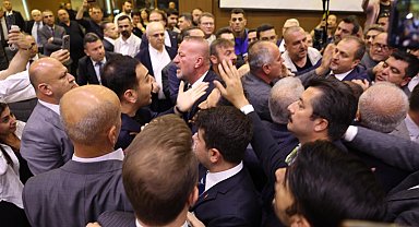 Bursa Büyükşehir Meclisi'nde gerginlik! Başkan Bozbey'den saldırıya kınama!