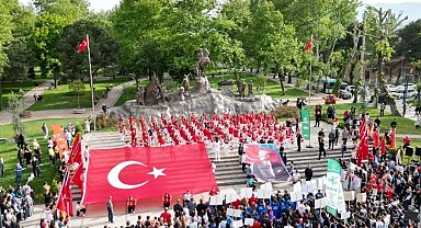Bursa İnegöl'de 19 Mayıs coşkusu sokaklara taştı