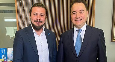 Bursa Osmangazi'de İYİ Parti'den DEVA'ya güçlü transfer