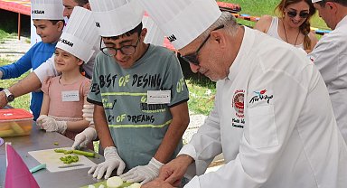 Bursa'da engelsiz şefler kıyasıya yarıştı
