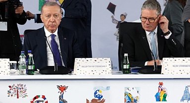 Cumhurbaşkanı Erdoğan Arnavutluk'ta... Zirveden barış çağrısı yaptı