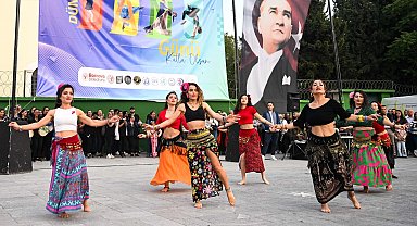 Dansın ritmi Cumhuriyet Meydanı'nda yükseldi