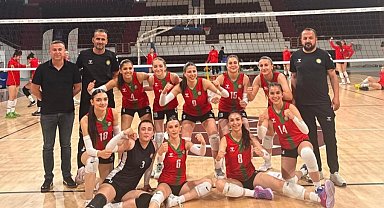 DBB Genç Kadınlar Voleybol Takımı Türkiye Şampiyonası'na galibiyetle başladı