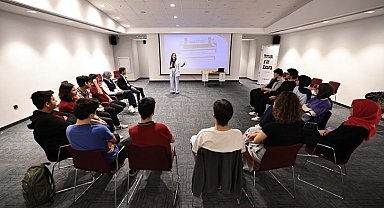 Denizli Büyükşehir ile gençler geleceğe koşuyor