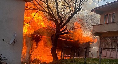Düzce Yığılca'da ev ve traktör yandı