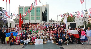 Efes Selçuk'ta Kültürler Uluslararası Halk Oyunları Şenliği ile buluşuyor