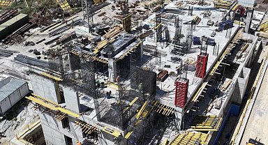 Eşrefpaşa Hastanesi yeni hizmet binası hızla yükseliyor