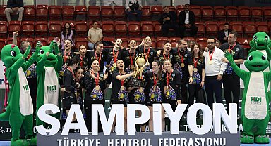 Hentbolde Türkiye Kupası Bursalı kadınların